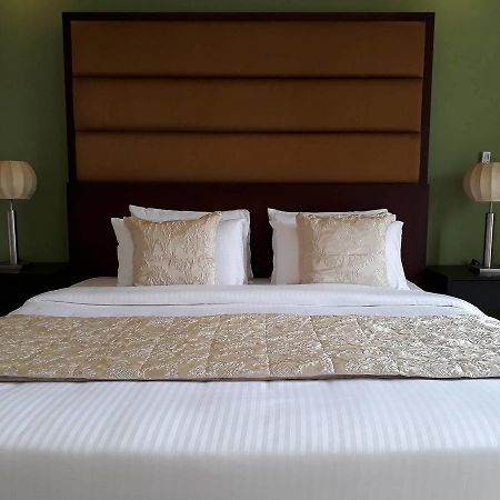Aston Luxury Apartments Коломбо Екстер'єр фото